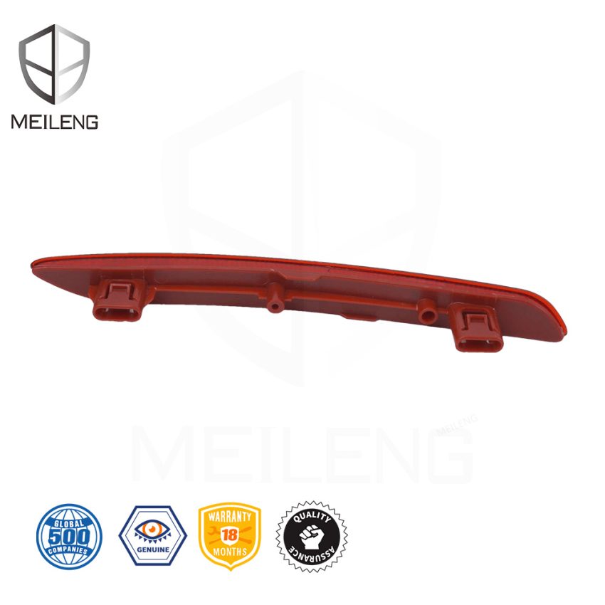 33555-30E-H01 Bumper reflector