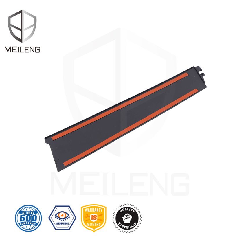 72470-3Y0-H01 Door Center Pillar Garnish